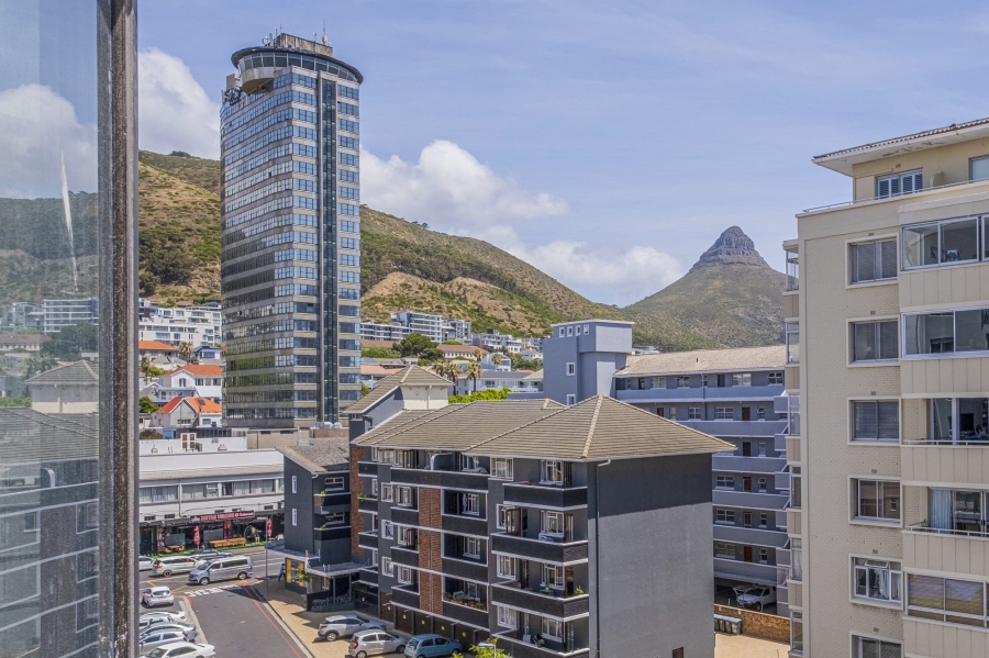 2 Bedroom Property for Sale in Sea Point Western Cape